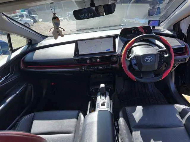 Toyota Prius 2023 — миниатюра 3