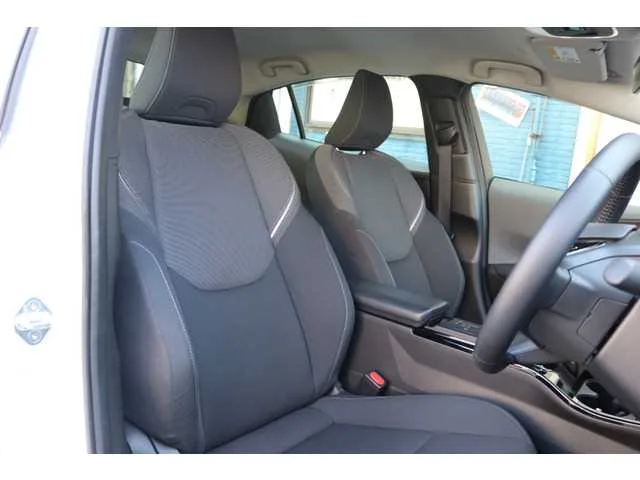 Toyota Prius 2023 — миниатюра 2