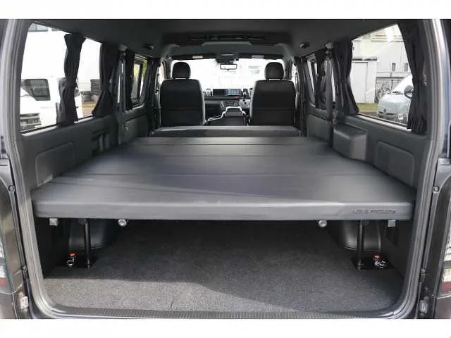Toyota Hiace Van 2023 — миниатюра 3