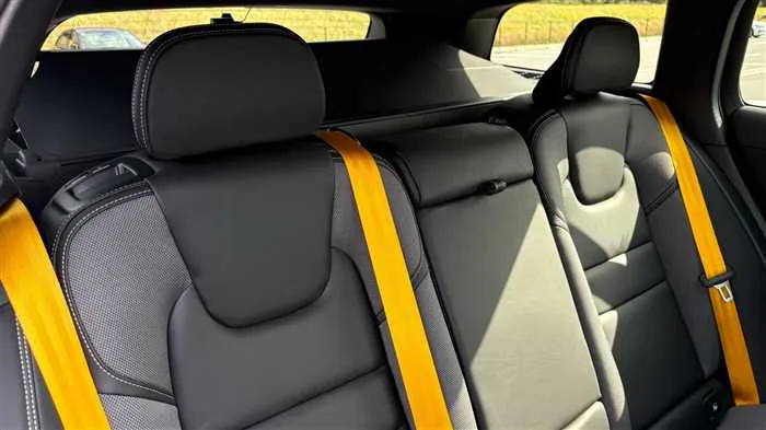 Volvo V60 2022 — миниатюра 5