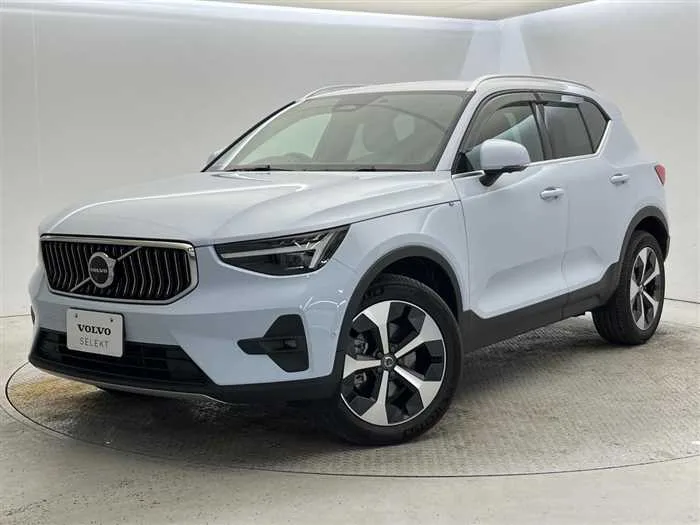 Volvo XC40 2024 — фото 1, купить с доставкой в Москву