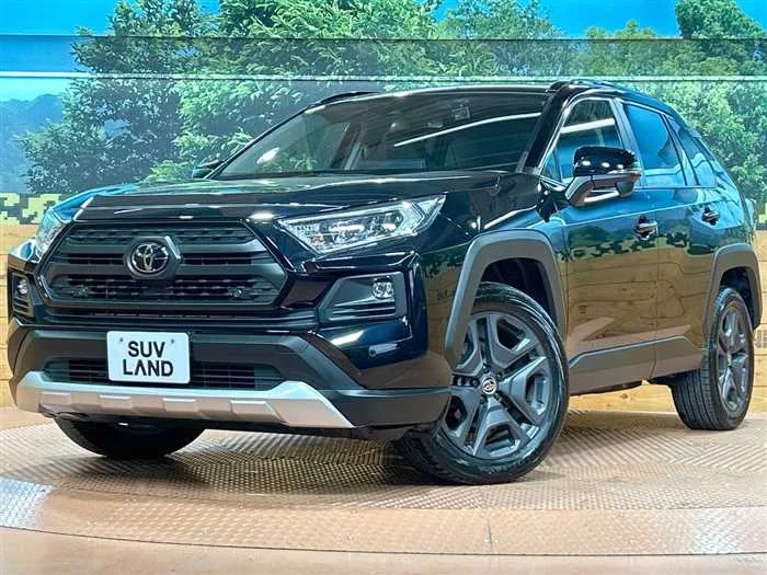 Toyota RAV4 2024 — фото 1, купить с доставкой в Москву