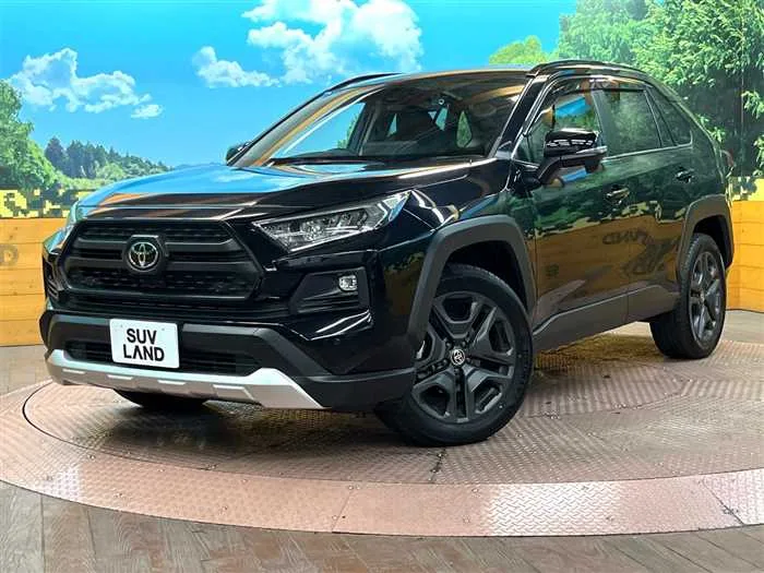 Toyota RAV4 2024 — фото 1, купить с доставкой в Москву
