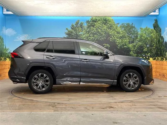 Toyota RAV4 2023 — миниатюра 3