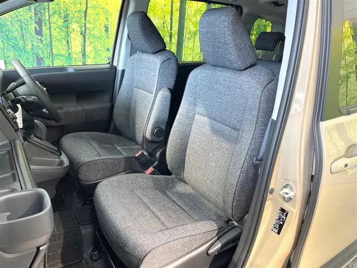 Toyota Sienta 2025 — миниатюра 2