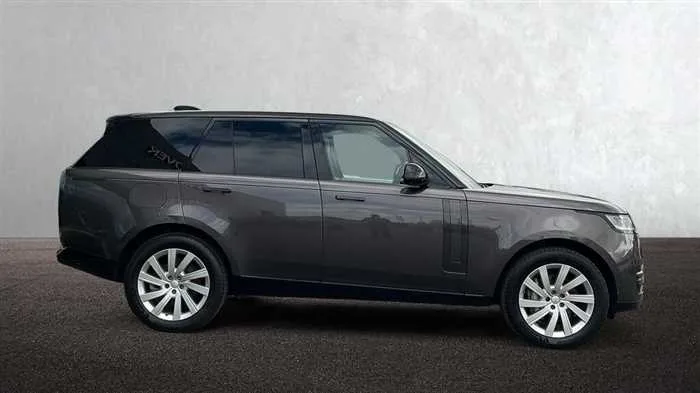 Land Rover Range Rover AUTOMATIC DIESEL 2023 — миниатюра 2
