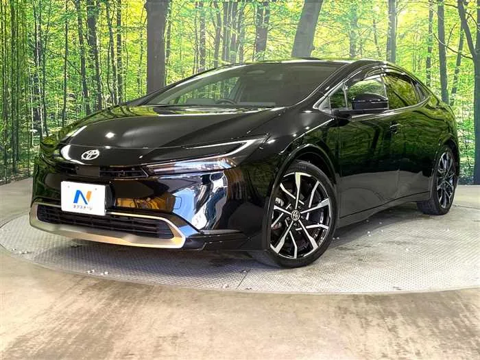 Toyota Prius 2023 — фото 1, купить с доставкой в Москву