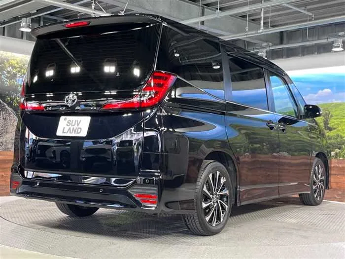 Toyota Noah 2023 — миниатюра 3