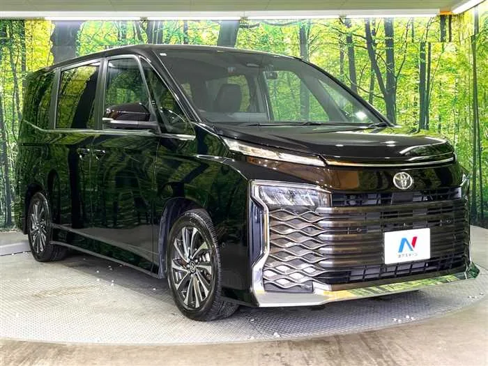 Toyota Voxy 2023 — миниатюра 5