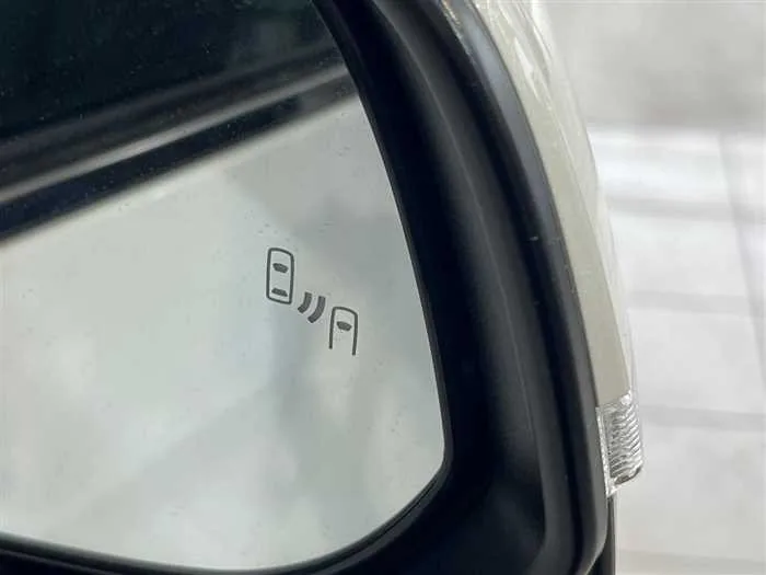 Toyota Noah 2024 — миниатюра 2