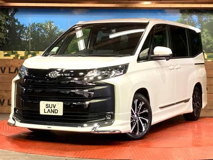 Toyota Noah 2024 — фото 1, купить с доставкой в Москву