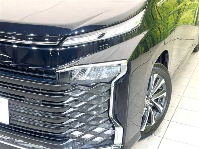 Toyota Voxy 2025 — миниатюра 3