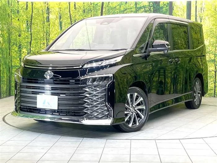 Toyota Voxy 2025 — фото 1, купить с доставкой в Москву