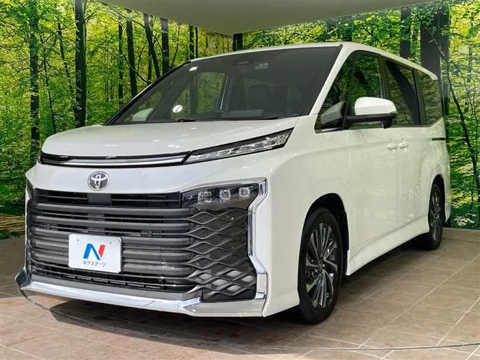 Toyota Voxy 2025 — миниатюра 3