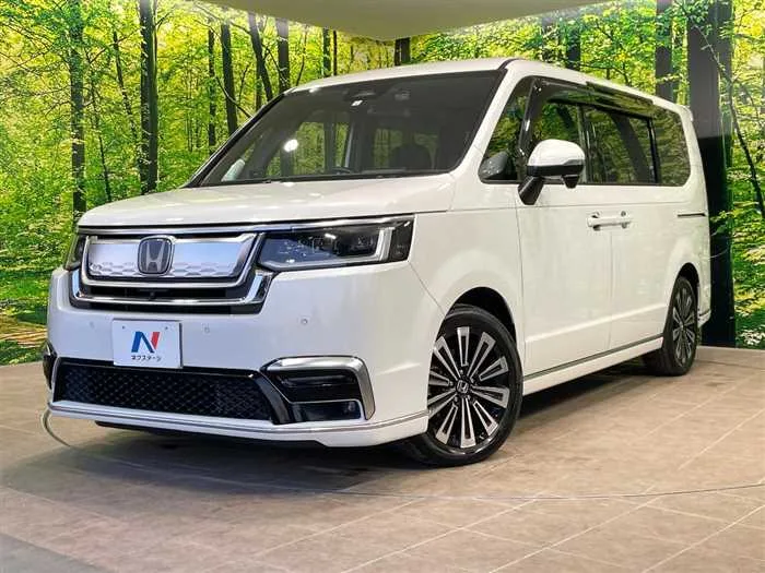 Honda Step WGN 2023 — фото 1, купить с доставкой в Москву