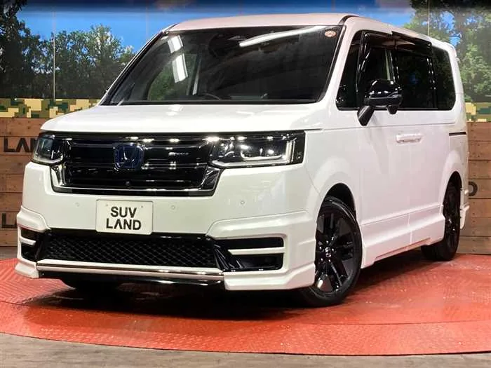 Honda Step WGN 2023 — фото 1, купить с доставкой в Москву