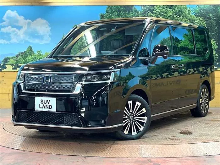 Honda Step WGN 2023 — фото 1, купить с доставкой в Москву