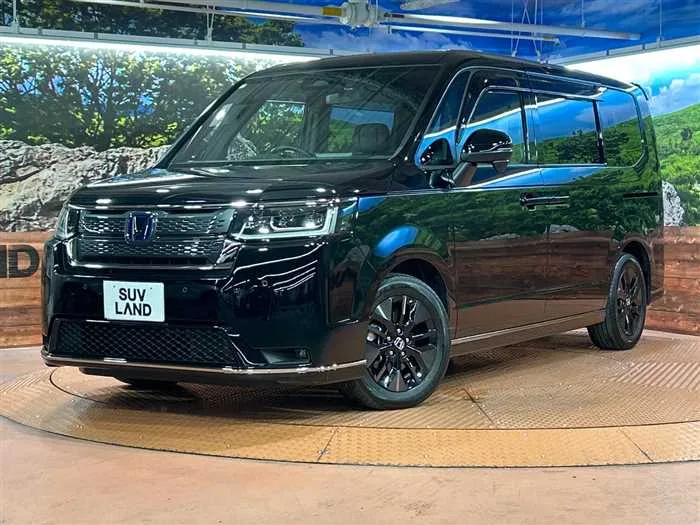 Honda Step WGN 2023 — фото 1, купить с доставкой в Москву