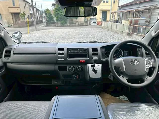 Toyota Hiace Van 2025 — миниатюра 3