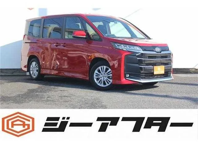 Toyota Noah 2022 — фото 1, купить с доставкой в Москву