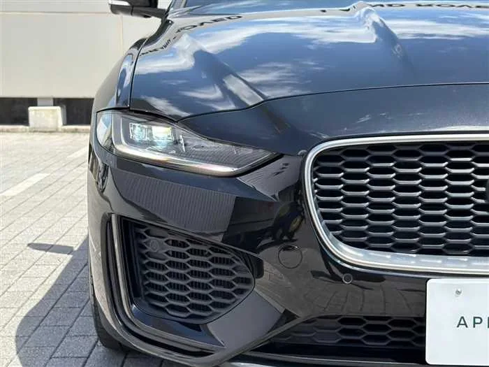 Jaguar XE 2022 — миниатюра 3