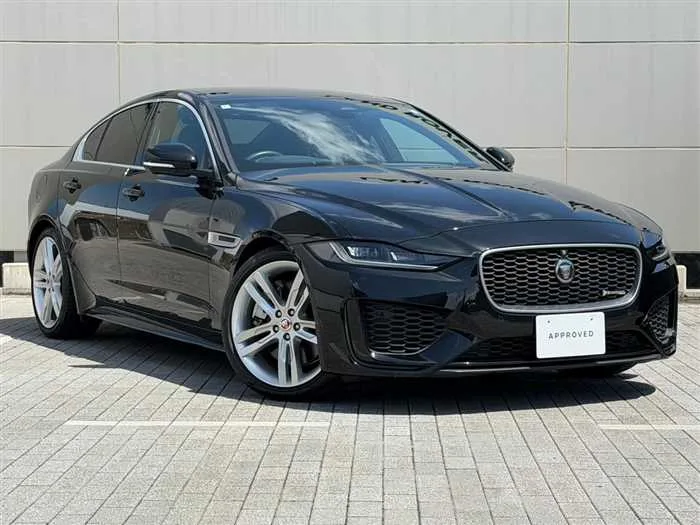 Jaguar XE 2022 — фото 1, купить с доставкой в Москву