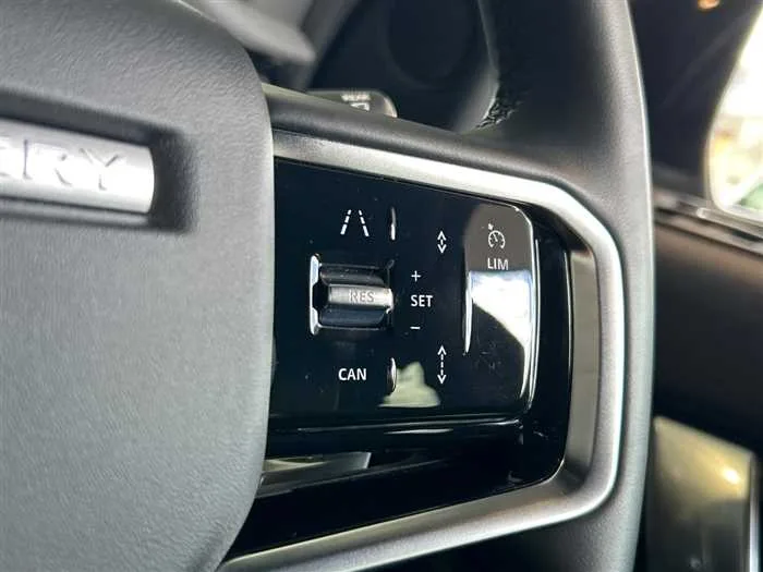 Land Rover Discovery Sport 2024 — миниатюра 3