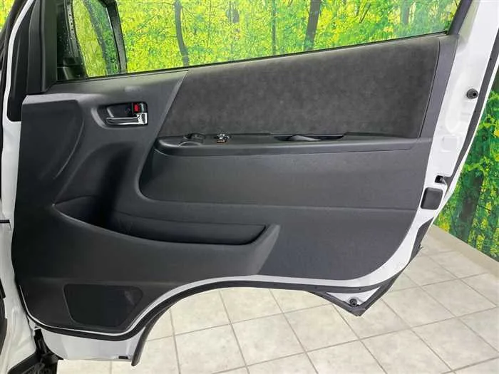 Toyota Hiace Wagon 2023 — миниатюра 2