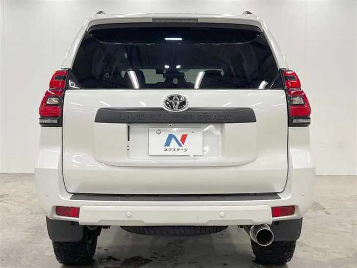 Toyota Land Cruiser Prado 2022 — миниатюра 2