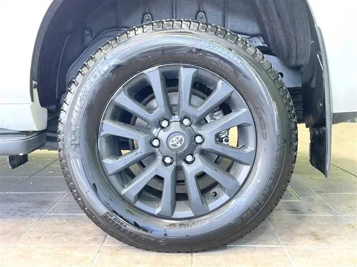 Toyota Land Cruiser Prado 2023 — миниатюра 2