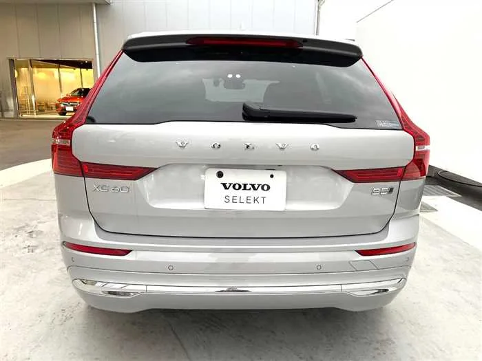 Volvo XC60 2023 — миниатюра 5