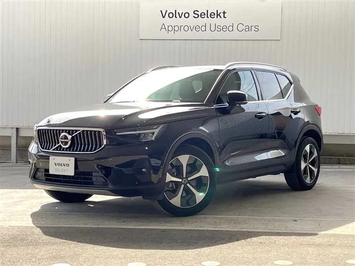 Volvo XC40 2023 — фото 1, купить с доставкой в Москву
