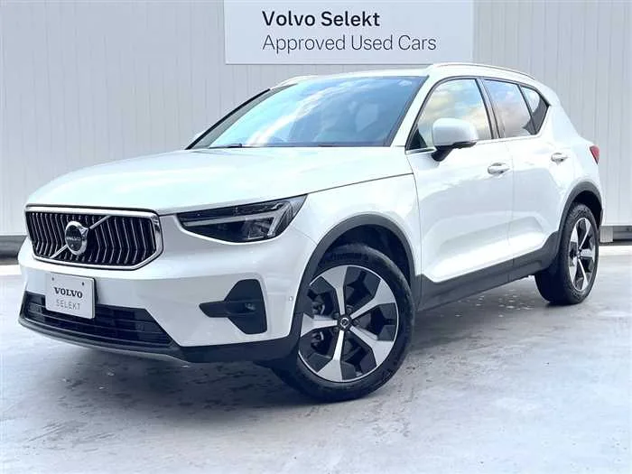 Volvo XC40 2022 — фото 1, купить с доставкой в Москву