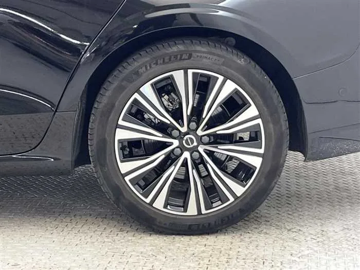 Volvo V60 2023 — миниатюра 5