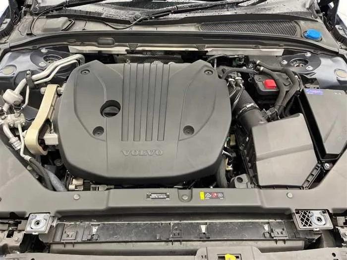 Volvo V60 2022 — миниатюра 2