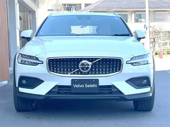 Volvo V60 2023 — миниатюра 2
