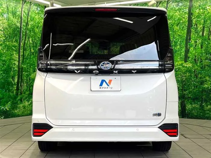 Toyota Voxy 2025 — миниатюра 3