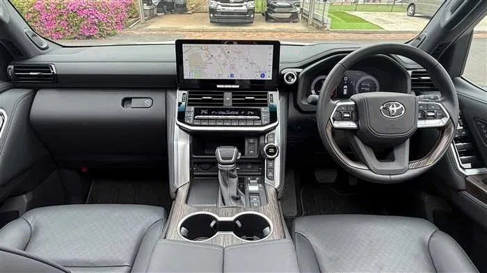 Toyota Land Cruiser ZX 2025 — миниатюра 2