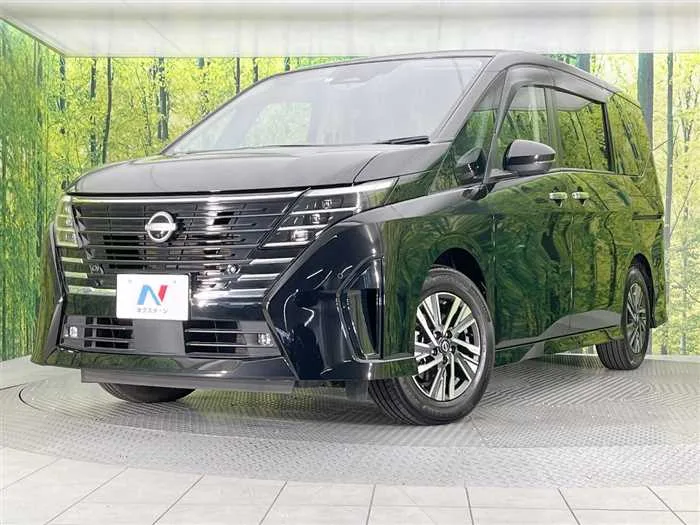 Nissan Serena 2023 — фото 1, купить с доставкой в Москву