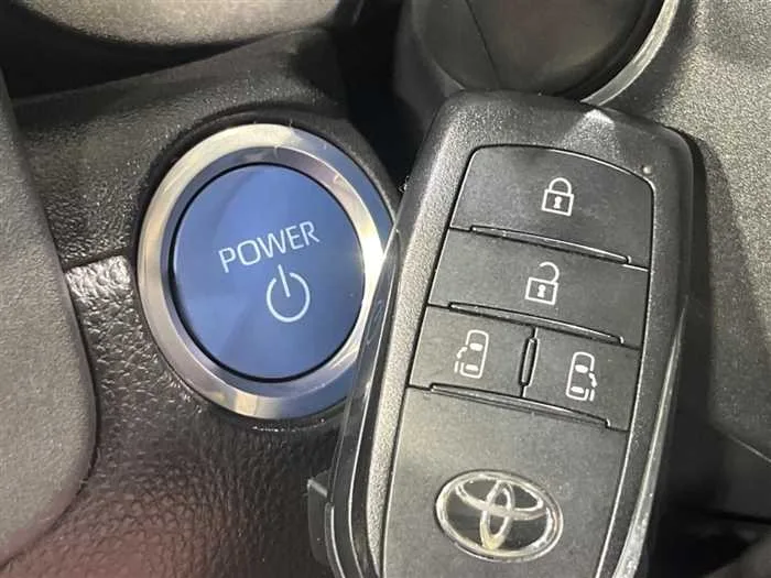 Toyota Sienta 2024 — миниатюра 3