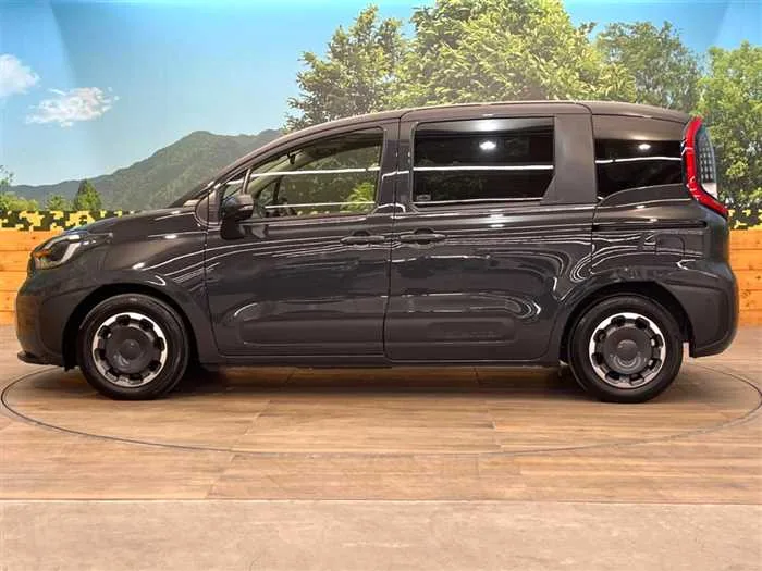 Toyota Sienta 2024 — миниатюра 5