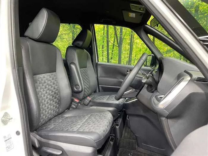 Toyota Voxy 2023 — миниатюра 3