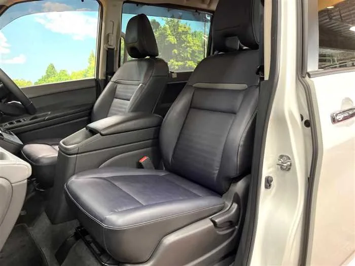 Nissan Serena 2023 — миниатюра 2