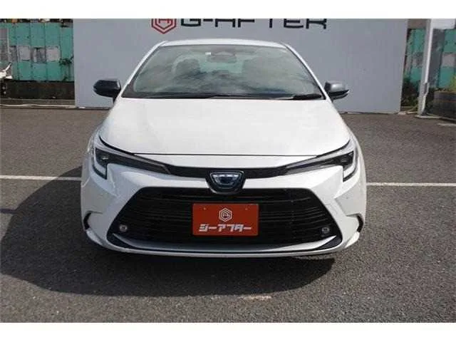 Toyota Corolla Sedan 2023 — миниатюра 3