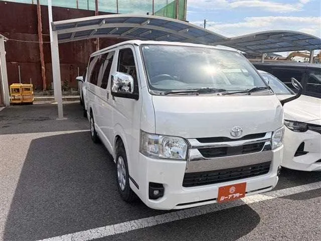 Toyota Hiace Van 2023 — фото 1, купить с доставкой в Москву