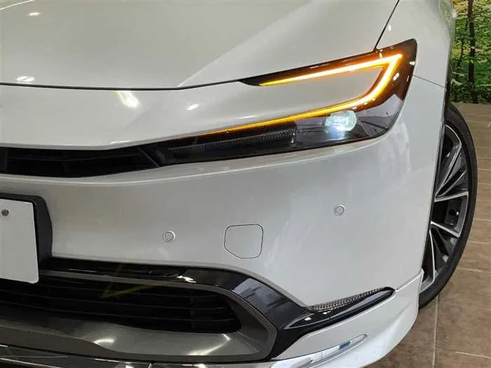Toyota Prius 2023 — миниатюра 3