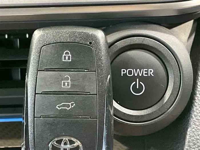Toyota Prius 2023 — миниатюра 2