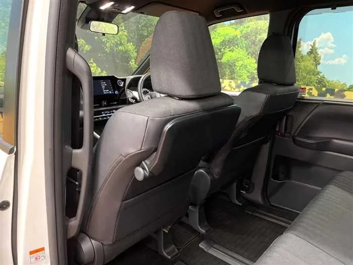 Toyota Noah 2023 — миниатюра 5