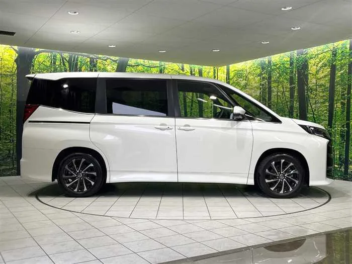 Toyota Noah 2023 — миниатюра 5