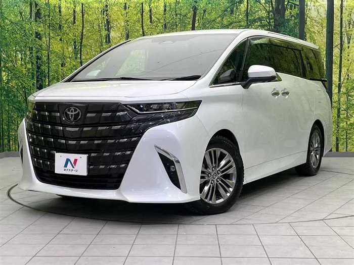 Toyota Alphard Hybrid 2023 — фото 1, купить с доставкой в Москву